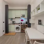 Xenia Apartments - Renovated Two-Room Apartment Near Pta Venezia