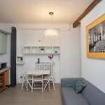 Xenia Apartments - Renovated Two-Room Apartment Near Pta Venezia