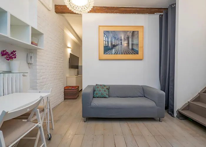 Xenia Apartments - Renovated Two-Room Apartment Near Pta Venezia